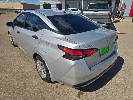 2021 Nissan Versa 1.6 S
