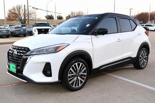 2021 Nissan Kicks SR