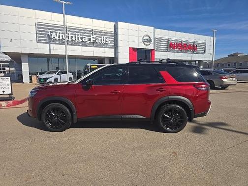 2024 Nissan Pathfinder SL