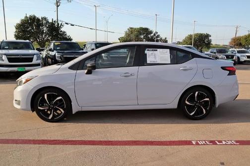 2024 Nissan Versa 1.6 SR