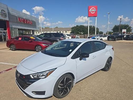 2024 Nissan Versa 1.6 SR