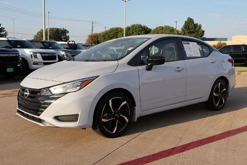 2024 Nissan Versa 1.6 SR