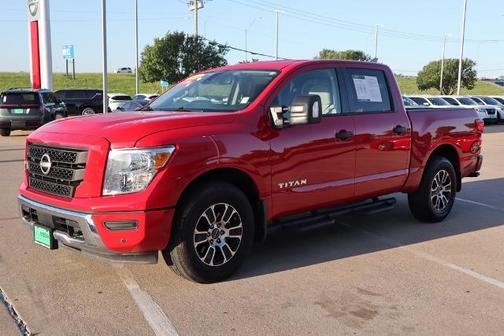 2024 Nissan Titan SV
