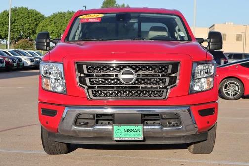 2024 Nissan Titan SV