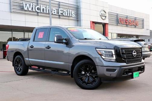 2024 Nissan Titan SV