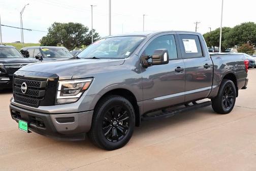 2024 Nissan Titan SV