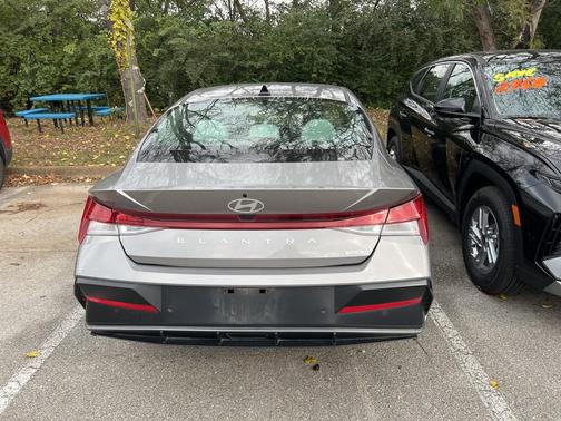 2024 Hyundai ELANTRA HEV Limited