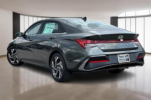 2025 Hyundai ELANTRA Limited
