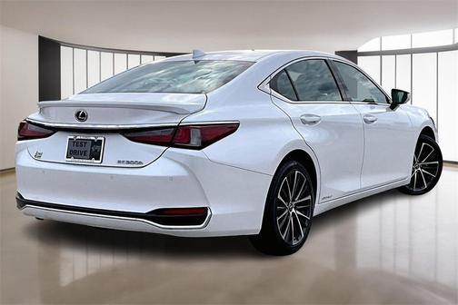 2022 Lexus ES 300h 300H
