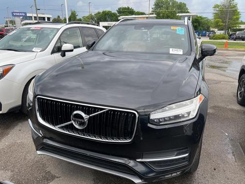 2017 Volvo XC90 T6 Momentum