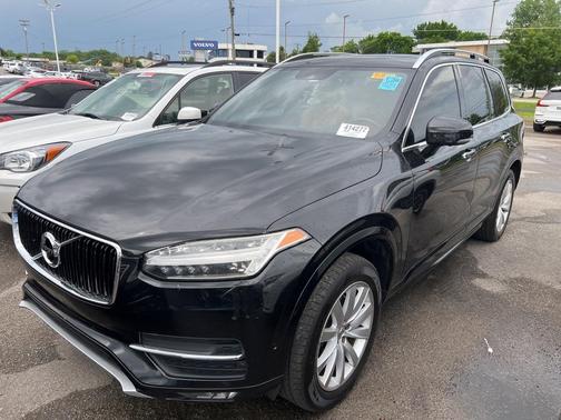 2017 Volvo XC90 T6 Momentum