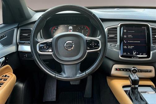 2017 Volvo XC90 T6 Momentum