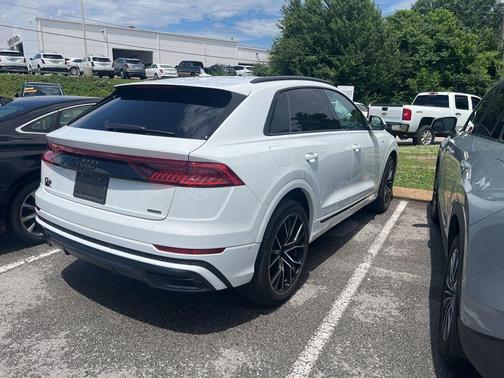 Glacier White Metallic 2021 Audi Q8 55 Prestige