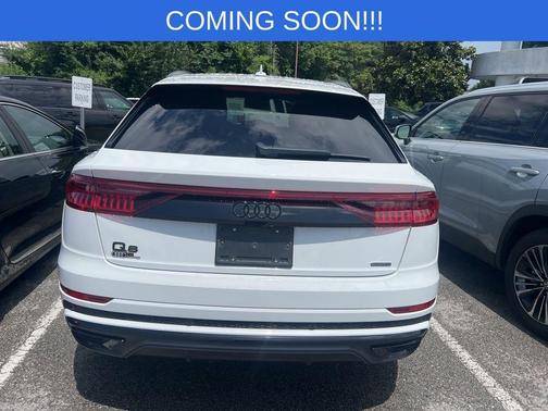 Glacier White Metallic 2021 Audi Q8 55 Prestige