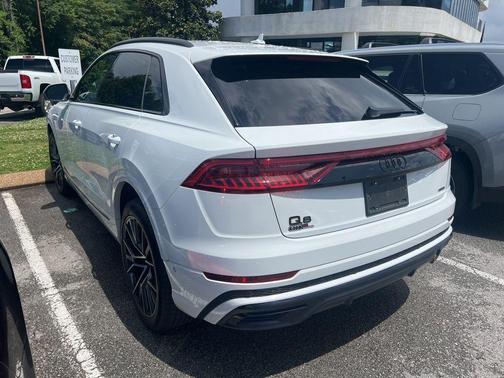 Glacier White Metallic 2021 Audi Q8 55 Prestige