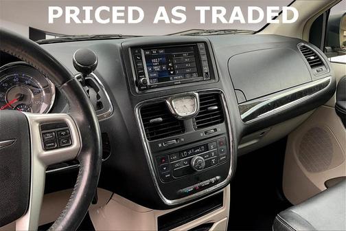2014 Chrysler Town & Country Touring