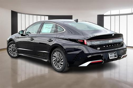2025 Hyundai SONATA Hybrid Limited