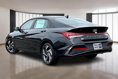 2025 Hyundai ELANTRA HEV SEL Sport