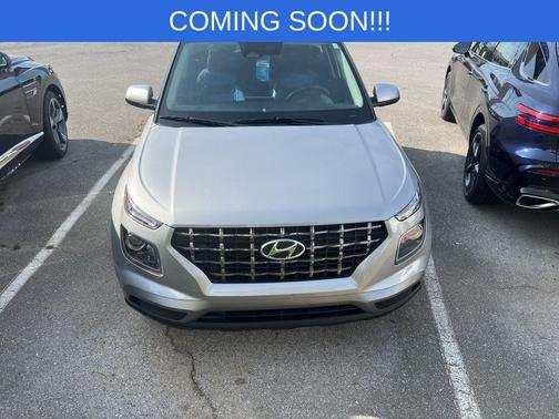Shimmering Silver 2025 Hyundai VENUE SEL
