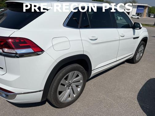 2022 Volkswagen Atlas Cross Sport 2.0T SEL R-Line