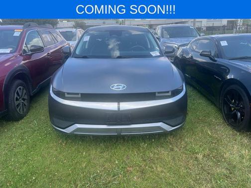Gray 2022 Hyundai IONIQ 5 SEL
