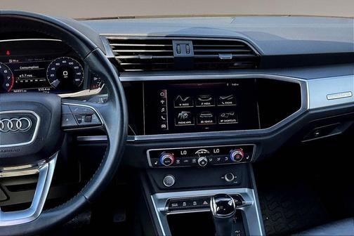 Nano Gray Metallic 2020 Audi Q3 45 Premium