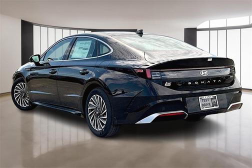 2025 Hyundai SONATA Hybrid Limited