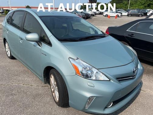2013 Toyota Prius v Five