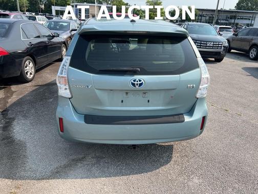 2013 Toyota Prius v Five