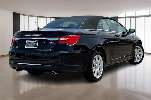 2013 Chrysler 200 Touring