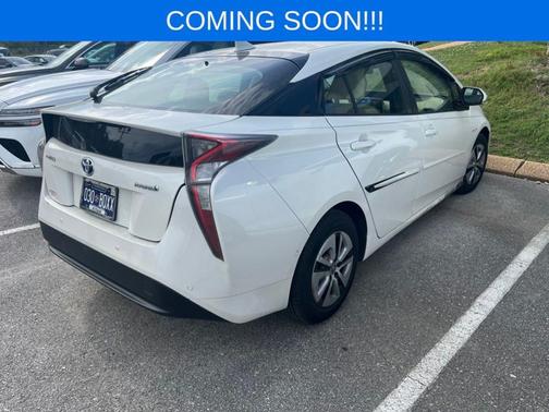 Blizzard Pearl 2018 Toyota Prius Two