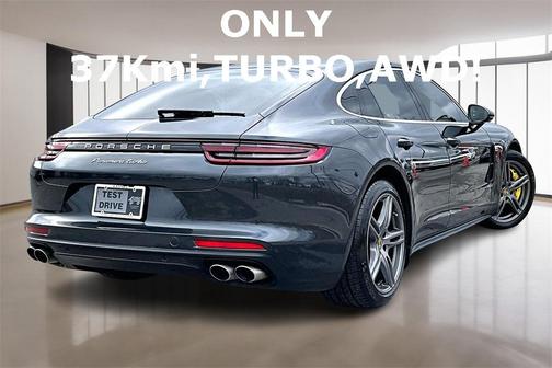 2017 Porsche Panamera Turbo