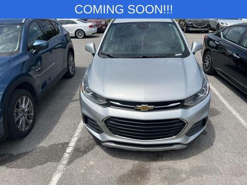 Silver Ice Metallic 2022 Chevrolet Trax LT