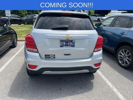 Silver Ice Metallic 2022 Chevrolet Trax LT