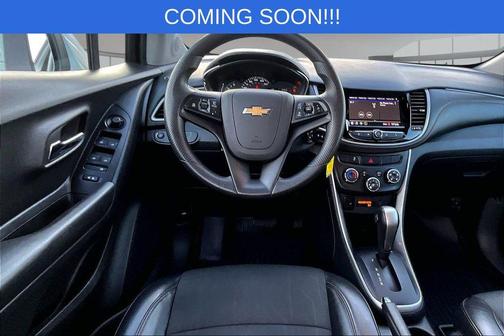 Silver Ice Metallic 2022 Chevrolet Trax LT