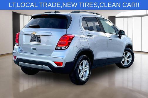 Silver Ice Metallic 2022 Chevrolet Trax LT