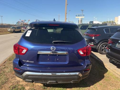 2020 Nissan Pathfinder S