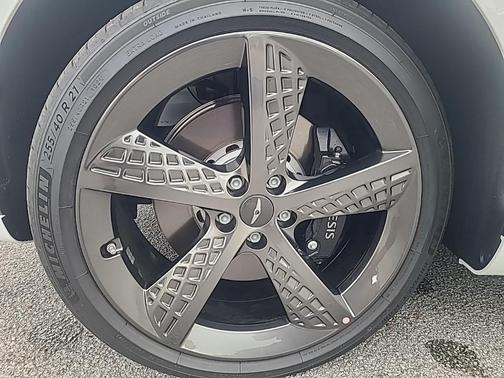 2025 Genesis GV70 2.5T