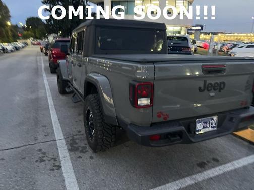 2022 Jeep Gladiator Sport