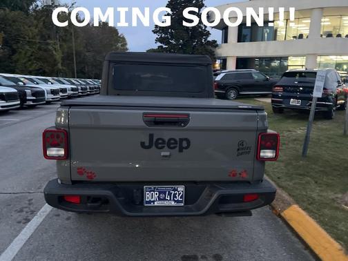 2022 Jeep Gladiator Sport