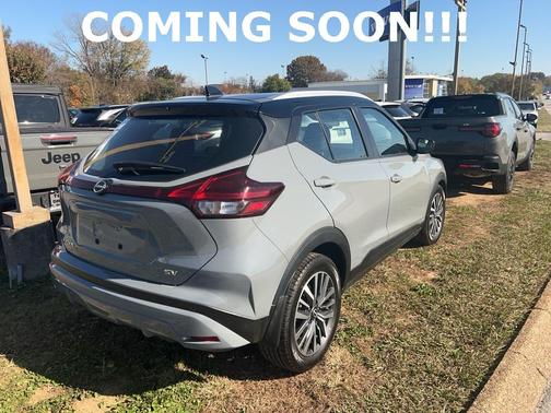 2023 Nissan Kicks SV