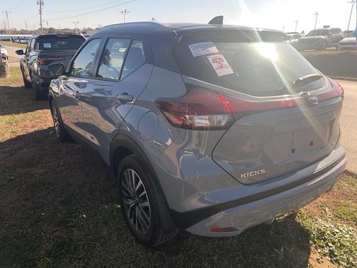2023 Nissan Kicks SV