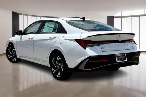 2025 Hyundai ELANTRA HEV SEL Sport