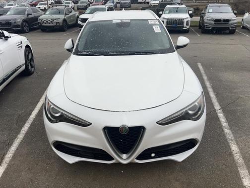 2019 Alfa Romeo Stelvio Base