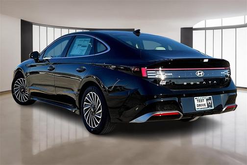 2025 Hyundai SONATA Hybrid Limited