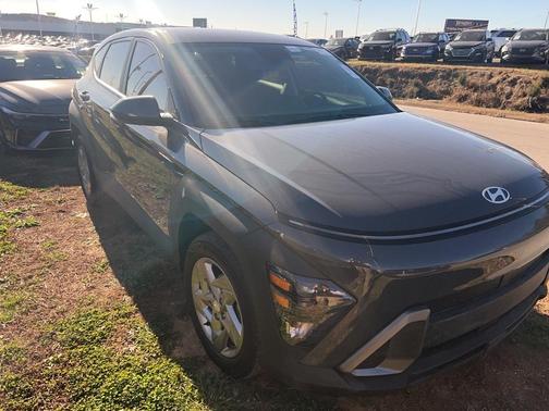 2025 Hyundai KONA SE