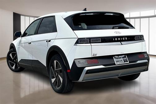2025 Hyundai IONIQ 5 SE