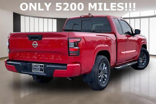 2025 Nissan Frontier SV