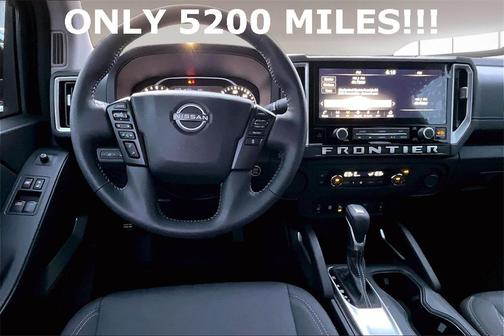 2025 Nissan Frontier SV