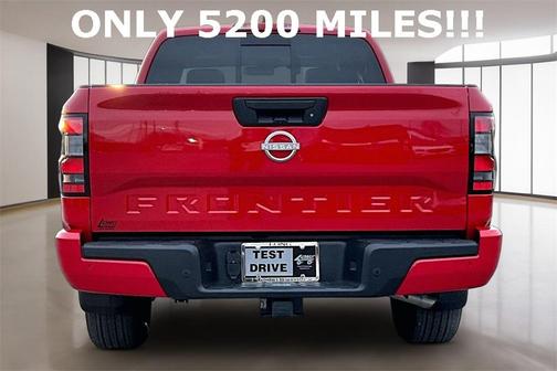 2025 Nissan Frontier SV